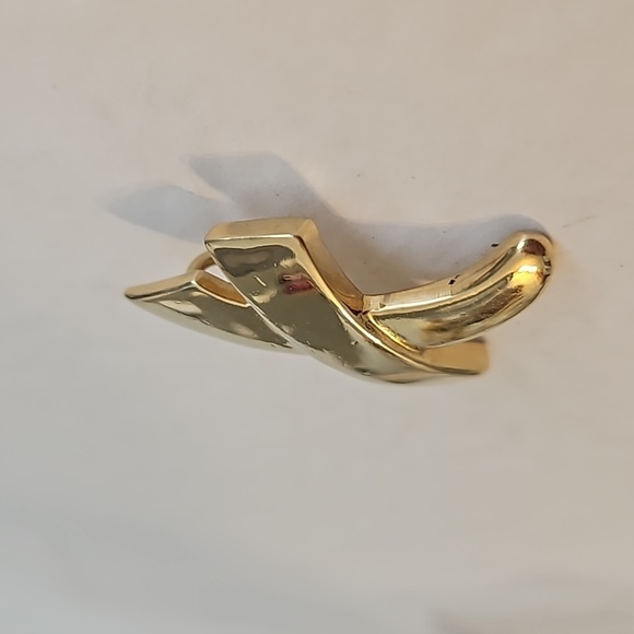 PCI Vintage Kiss Goldtone Pendant - Picture 3 of 7